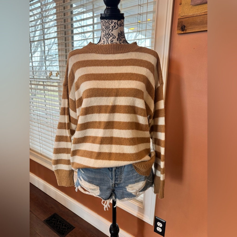 Staccato Striped Sweater Size Medium Camel Cream Oversized Knit Pullover